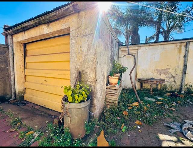 3 BEDROOM HOUSE FOR SALE IN YEOVILLE